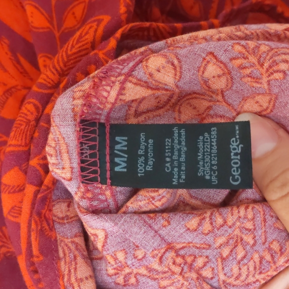 Tropical Sleeveless Blouse - Picture 10 of 12